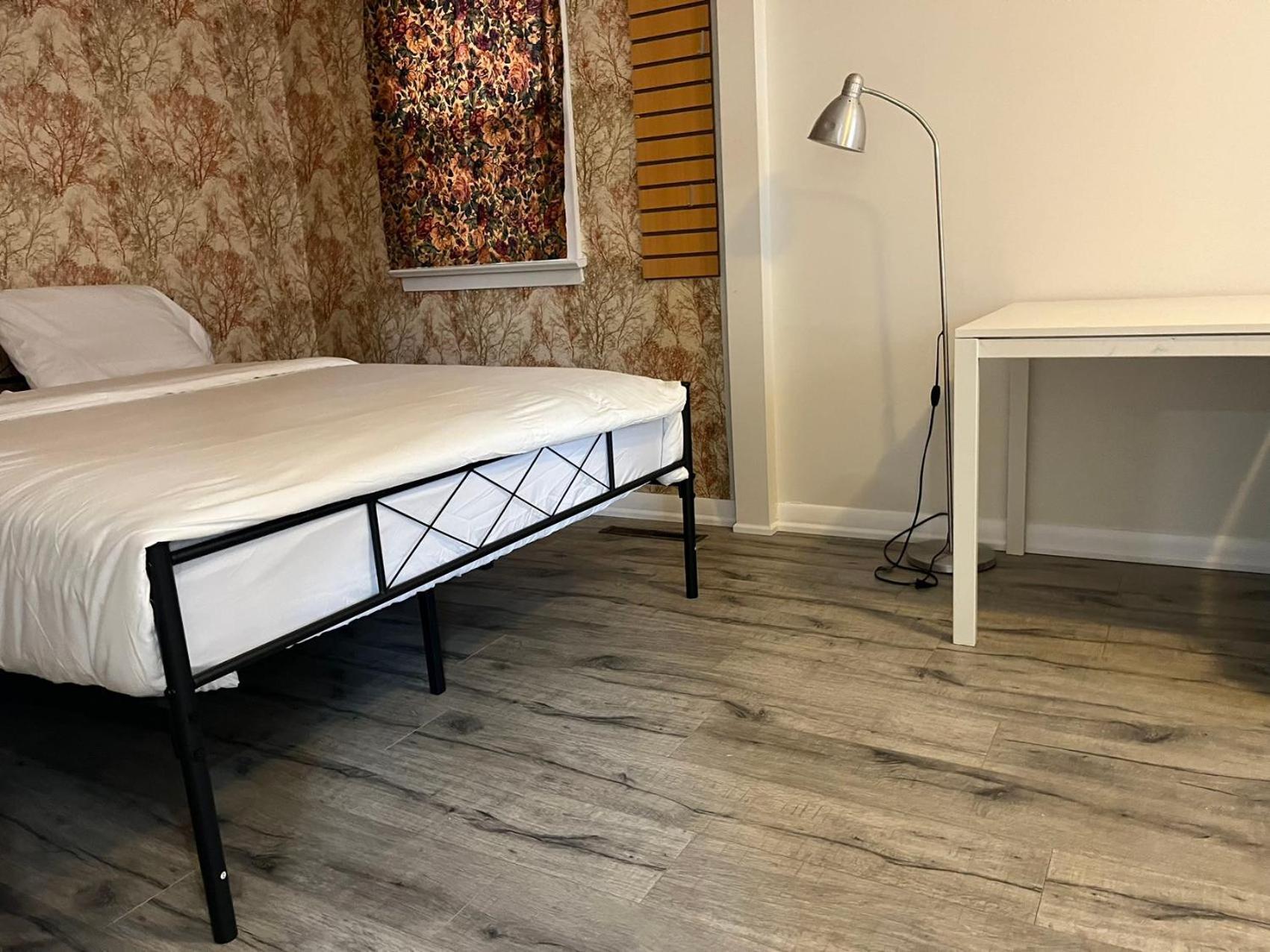 Spacious Urban Retreat Queen Bed & Sofa Bed Near Finch Subway Sleeps 4 Toronto Dış mekan fotoğraf