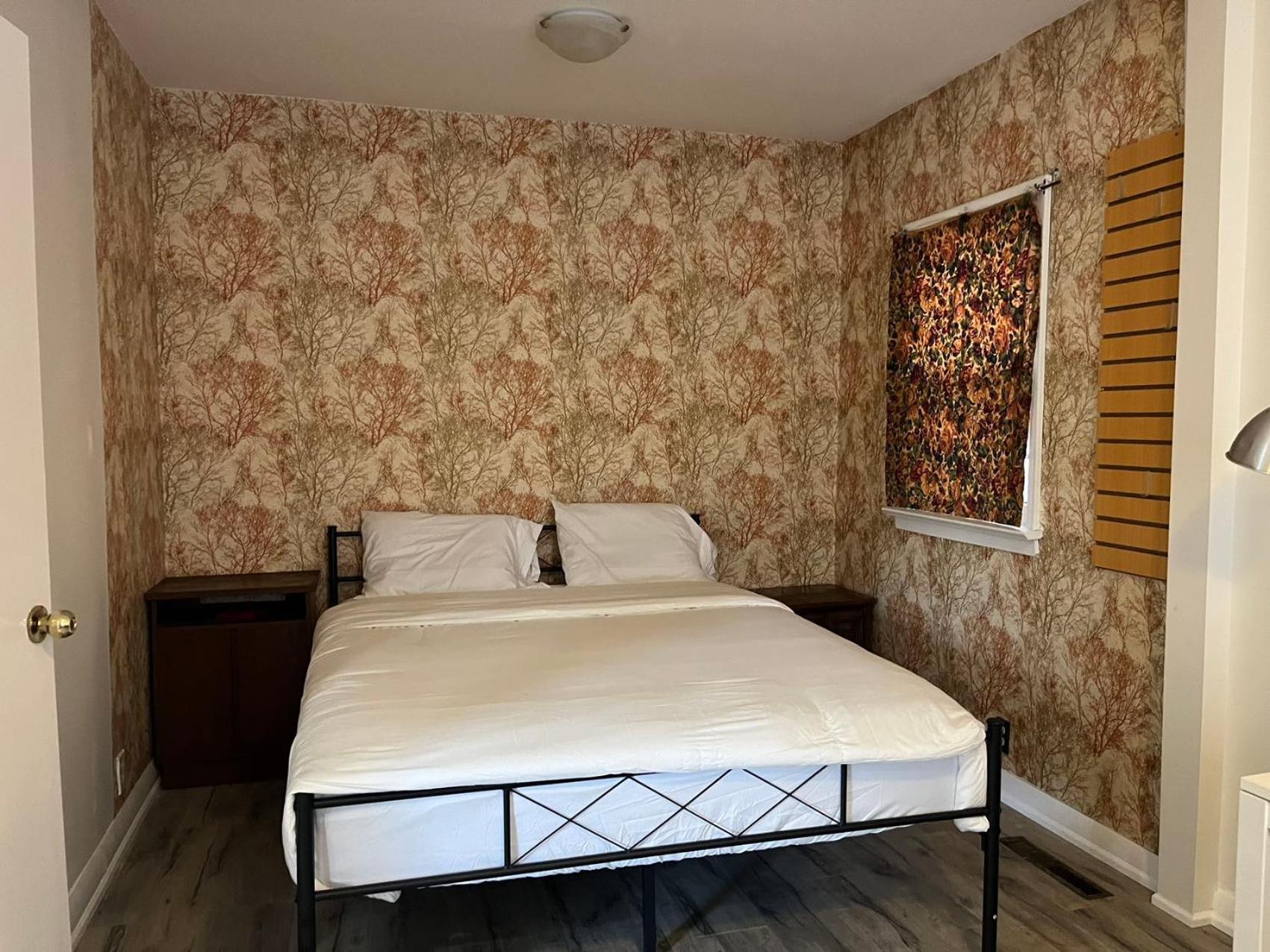 Spacious Urban Retreat Queen Bed & Sofa Bed Near Finch Subway Sleeps 4 Toronto Dış mekan fotoğraf